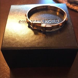 Michael kors belt bracelet